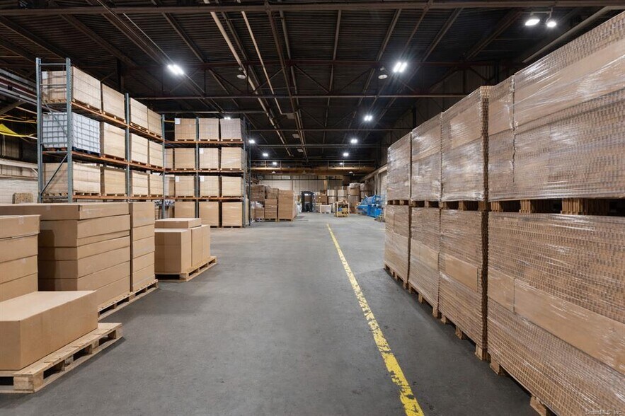 More Photos Of 30 Harris St, Putnam Warehouse For Sale