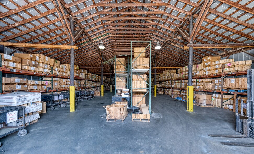 More Photos Of 1076 Airport Rd, Tappahannock Warehouse For Lease