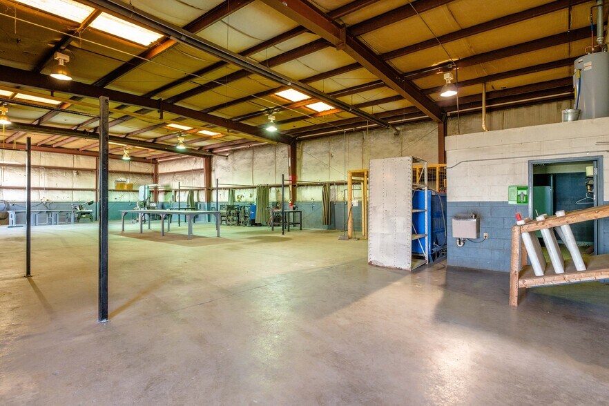 More Photos Of 51 E Side Hwy, Waynesboro Warehouse For Sale