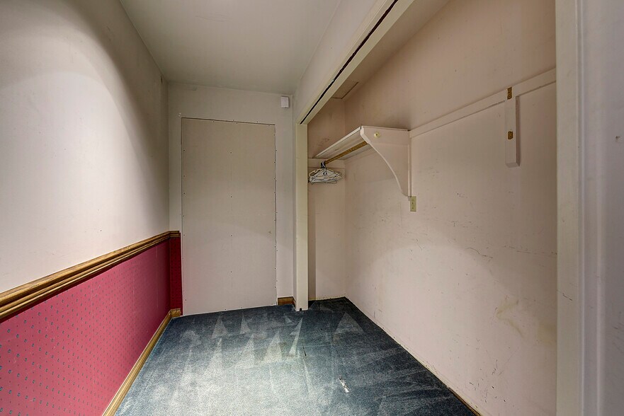 More Photos Of 586 Leon Av, Kelowna Office For Lease