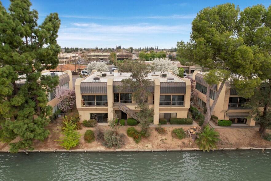More Photos Of 1820 W Kettleman Ln, Lodi Office For Sale