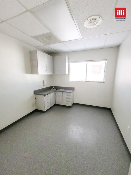 More Photos Of 2035-2045 Saviers Rd, Oxnard Medical For Lease
