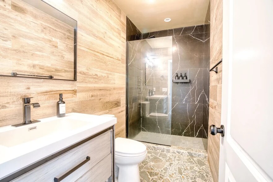 More Photos Of 218 NY-296, Windham Hotel For Sale