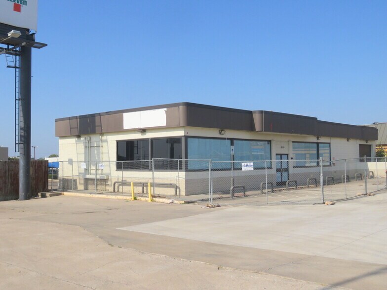 More Photos Of 898 NE Alsbury Blvd, Burleson Convenience Store For Sale