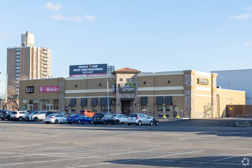 More Photos Of 8973 Bay Pkwy, Brooklyn Unknown For Lease