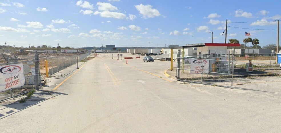 More Photos Of 4609 Lykes Rd, Plant City Land For Lease