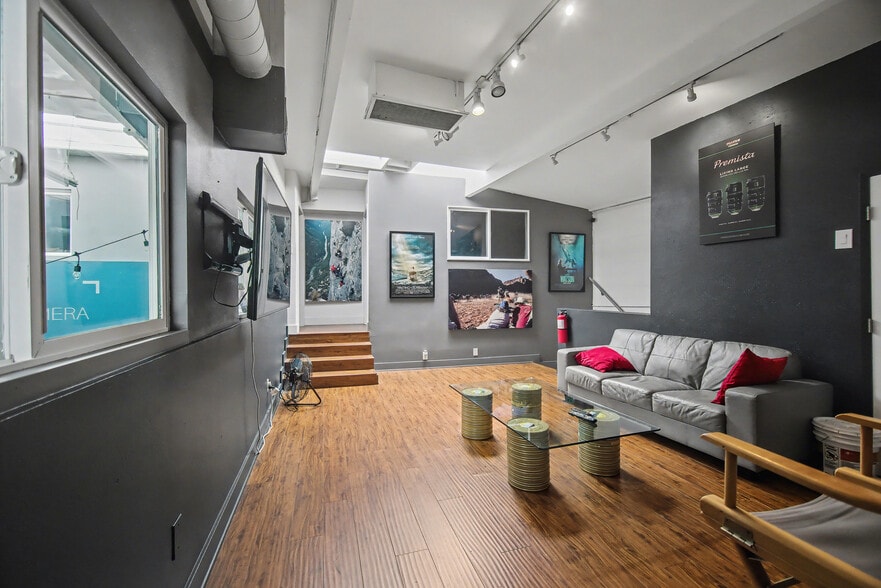 More Photos Of 13428 Beach Ave, Marina Del Rey Warehouse For Lease