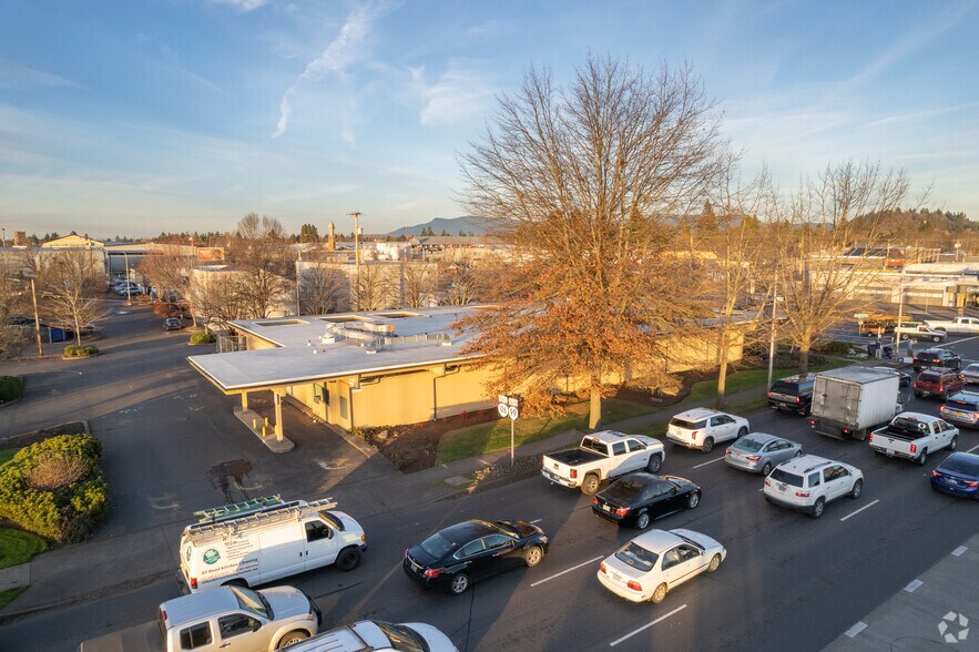More Photos Of 1717 W 7th Ave, Eugene Bank For Lease
