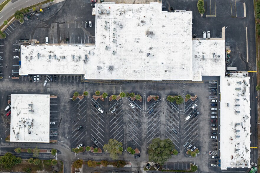 More Photos Of 2332-2398 W Oak Ridge Rd, Orlando Unknown For Lease