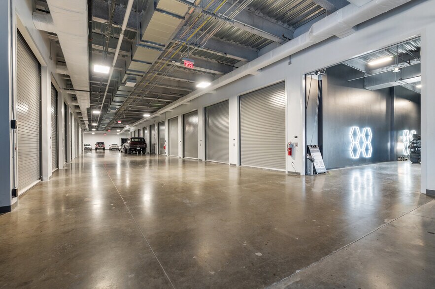 More Photos Of 4229 FM 620, Austin Showroom For Sale