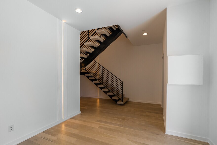 More Photos Of 1017 12th Ave S, Nashville Apartments For Sale