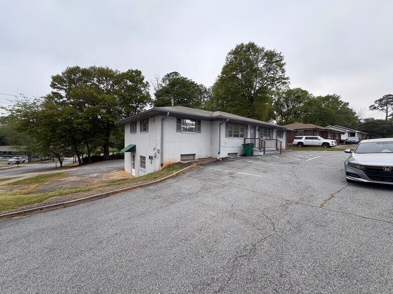 More Photos Of 2417 Candler Rd, Decatur Office For Lease