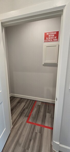 More Photos Of 1630 W Prosper Trl, Prosper Unknown For Lease