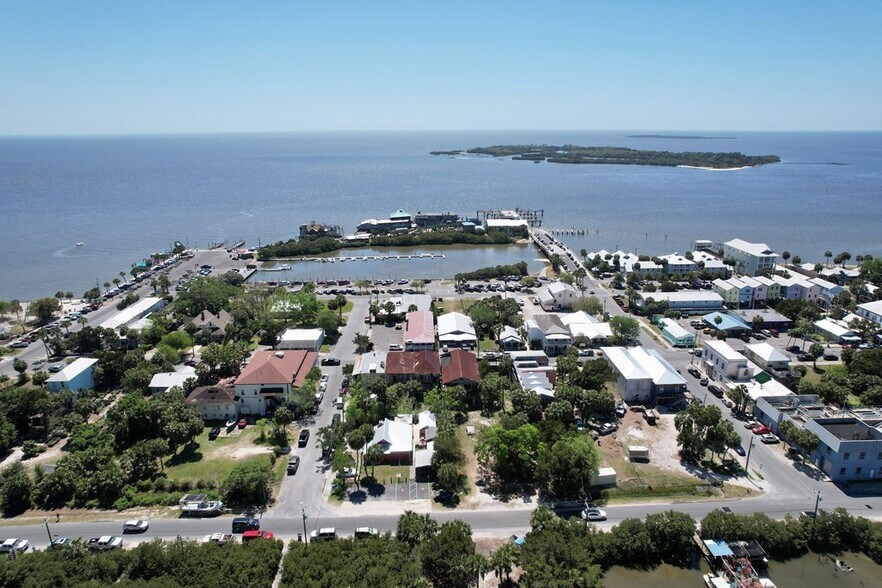 More Photos Of 450 Dock St, Cedar Key Freestanding For Sale