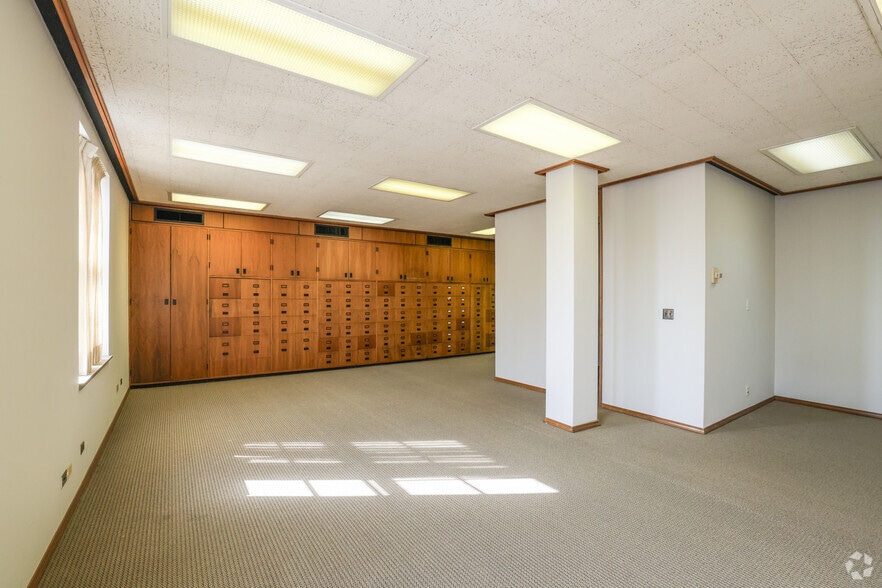 More Photos Of 114 E 5th St, Tulsa Office For Sale