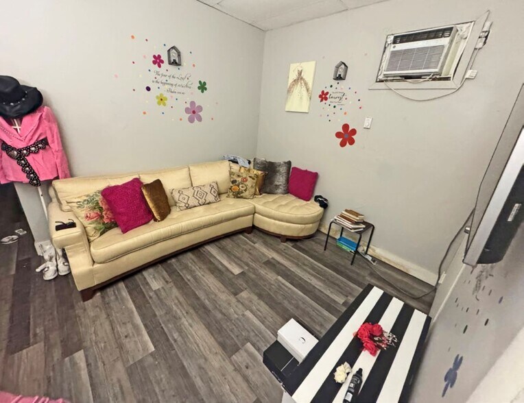More Photos Of 220 Main St, Terryville Apartments For Sale