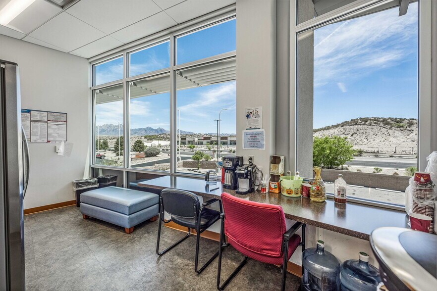 More Photos Of 4401 E Lohman Ave, Las Cruces Medical For Sale