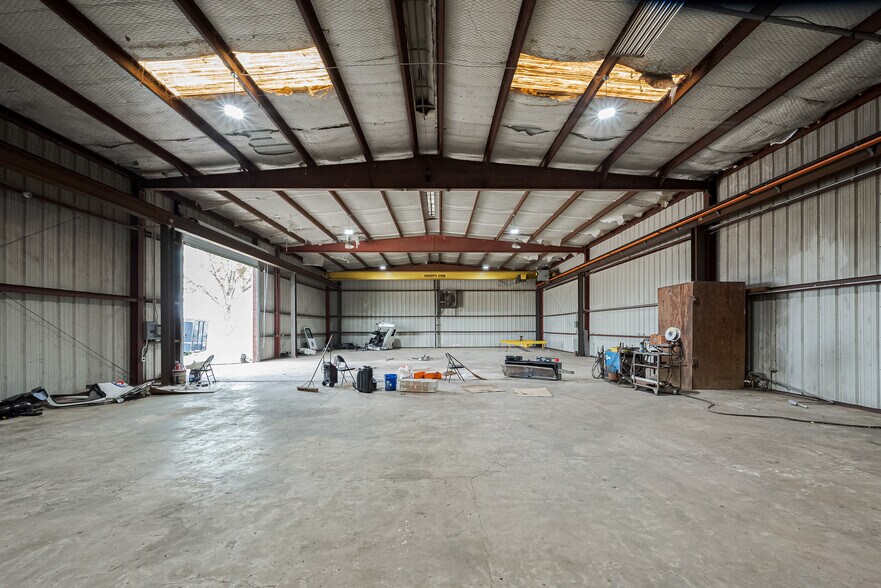 More Photos Of 3715 US-59 Hwy, Rosenberg Warehouse For Lease
