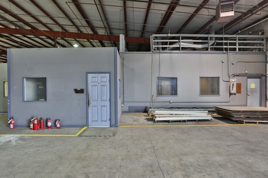 More Photos Of 12130 Highway 3, Webster Unknown For Lease