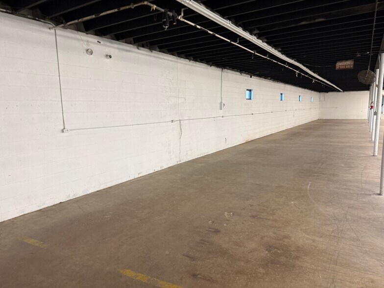 More Photos Of 630 Trindale Rd, Trinity Warehouse For Lease