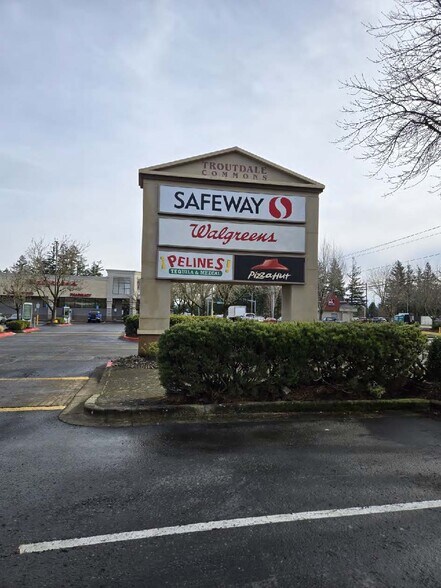 More Photos Of 3125-3163 SE 257th Ave, Troutdale Storefront For Lease