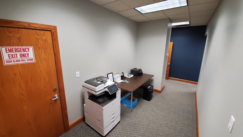 More Photos Of 75 Harbert Dr, Dayton Office For Lease