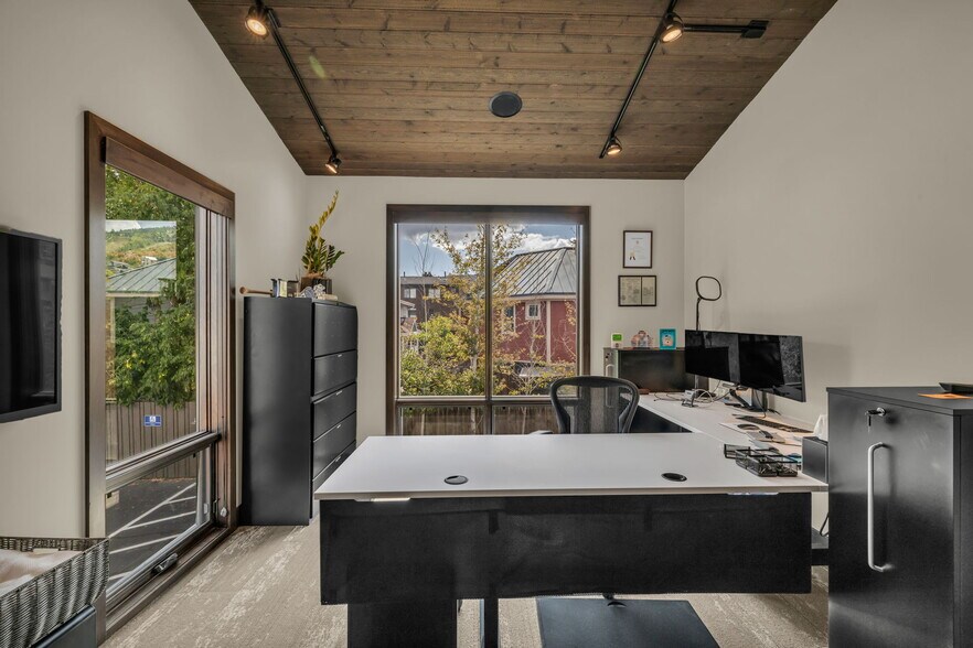 More Photos Of 1492 Park Ave, Park City Office For Lease