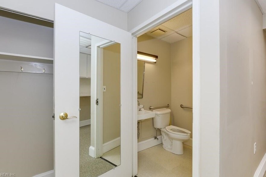 More Photos Of 100 Bosley Ave, Suffolk Bank For Lease
