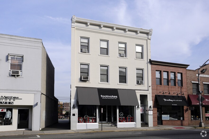 More Photos Of 14 N Dean St, Englewood General Retail For Lease