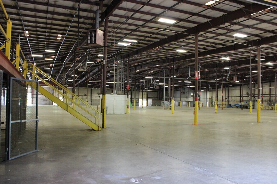 More Photos Of 2001 Bellwood Rd, Richmond Warehouse For Sale