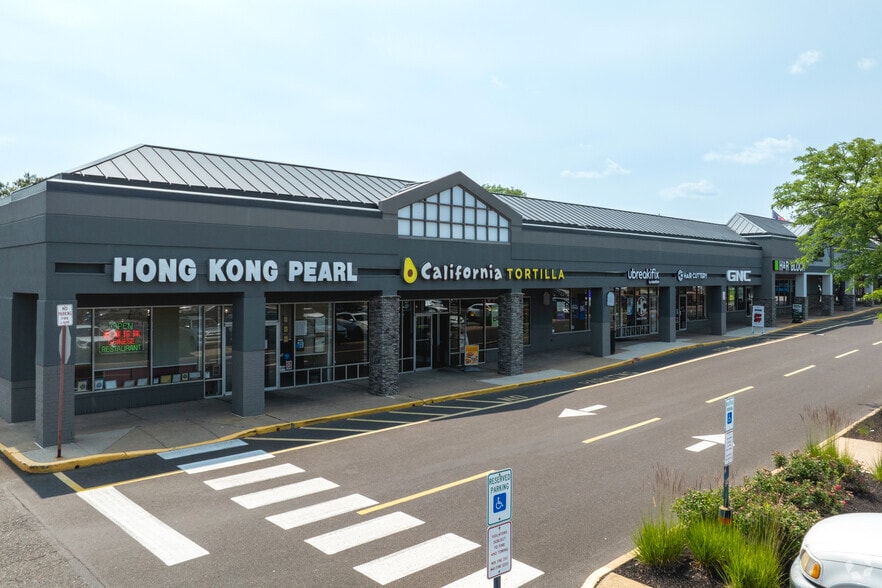 Primary Photo Of 1283-1299 Lincoln Hwy, Levittown Storefront Retail Office For Lease