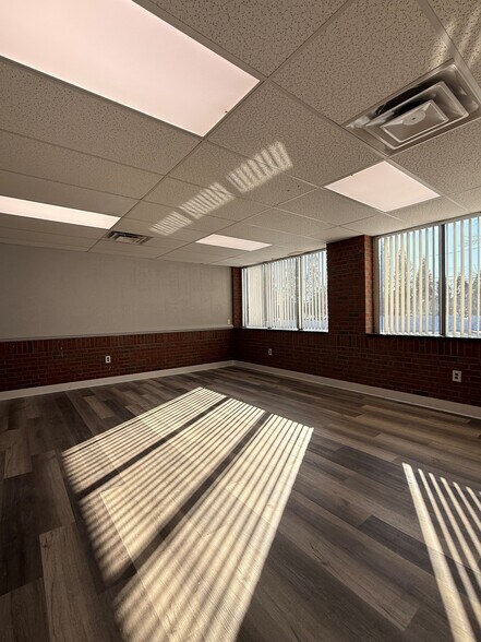 More Photos Of 35 Carlough Rd, Bohemia Warehouse For Lease