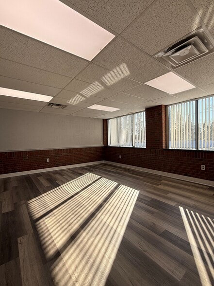 More Photos Of 35 Carlough Rd, Bohemia Warehouse For Lease