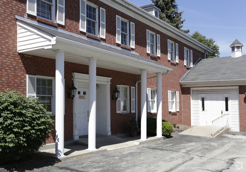 More Photos Of 4290 Old William Penn Hwy, Monroeville Unknown For Lease