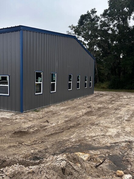 More Photos Of 20981 US-27, Williston Distribution For Sale