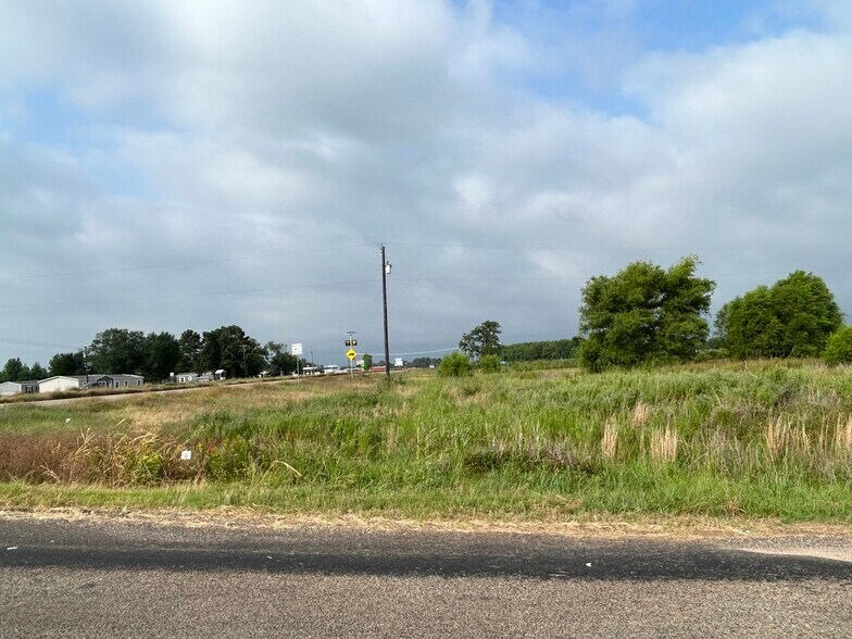 More Photos Of South US Hwy 79/84, Palestine Land For Sale