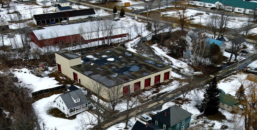 More Photos Of 9 Kenwood Ave, Corinna Specialty For Sale