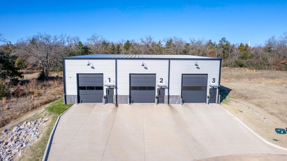 More Photos Of 6679 Prosper Rd, Edmond Showroom For Lease