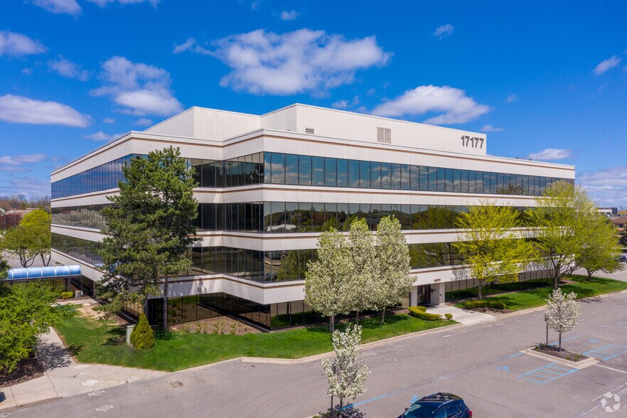 More Photos Of 17177 N Laurel Park Dr, Livonia Office For Lease