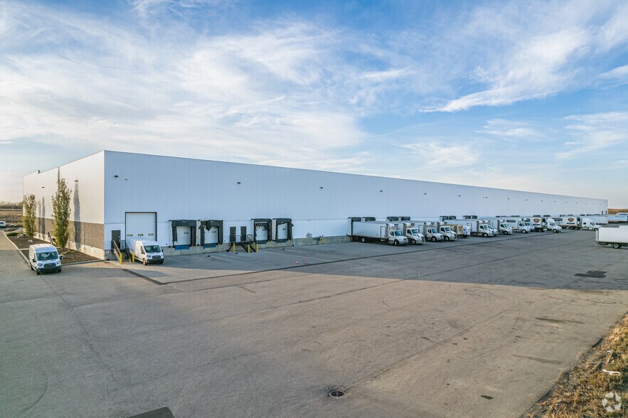 More Photos Of 15704 157 Av NW, Edmonton Warehouse For Lease
