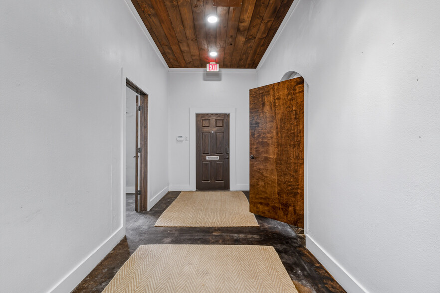 More Photos Of 1000 Louisville Ave, Monroe Office For Sale