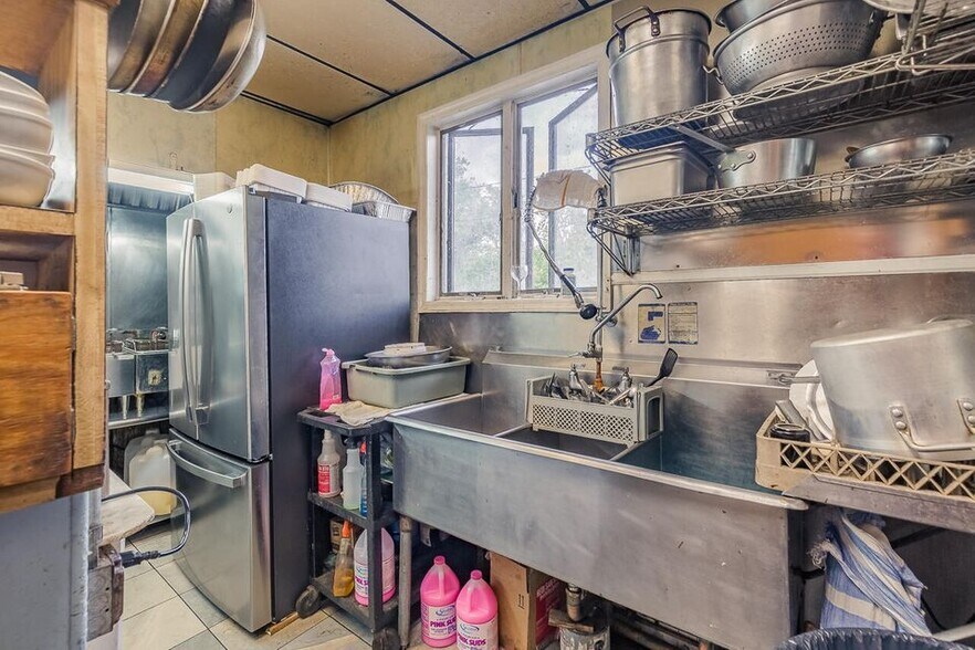 More Photos Of 1 William St, Hagaman Restaurant For Sale