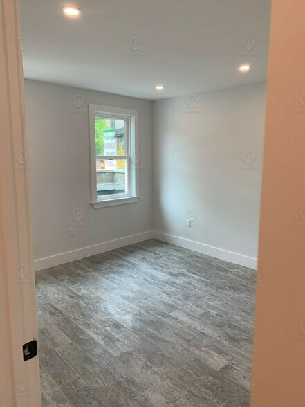 More Photos Of 692 Coney Island Ave, Brooklyn Storefront For Sale