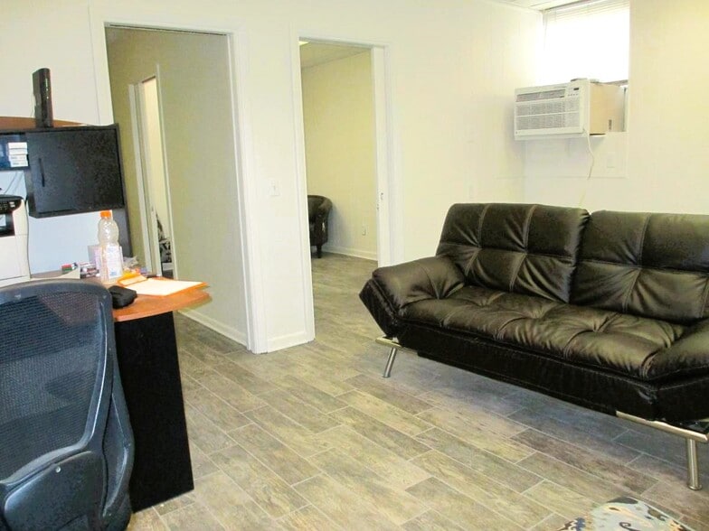 More Photos Of 45 E Main St, Freehold Office For Lease