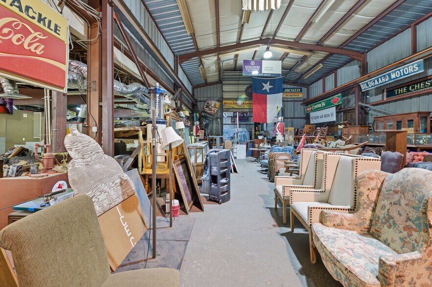 More Photos Of 9129 Irvington Blvd, Houston Warehouse For Sale