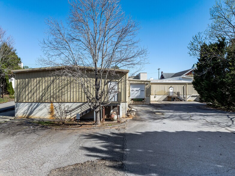 More Photos Of 544 Haywood Rd, Asheville Light Distribution For Sale