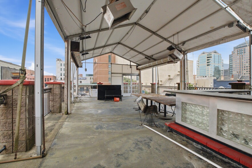 More Photos Of 297 Franklin St, Buffalo Restaurant For Lease
