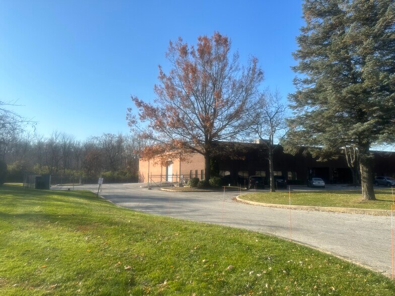 More Photos Of 306 Commerce Dr, Exton Industrial For Sale