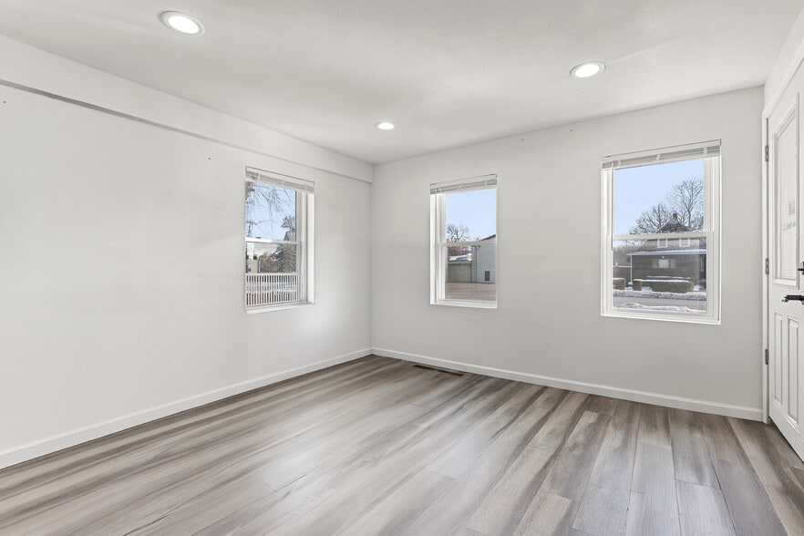 More Photos Of 249 W Main St, Avon Office For Lease