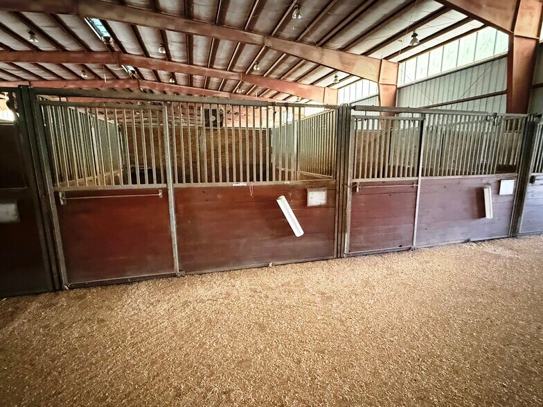 More Photos Of 12310 Gammon rd, Providence Horse Stables For Sale